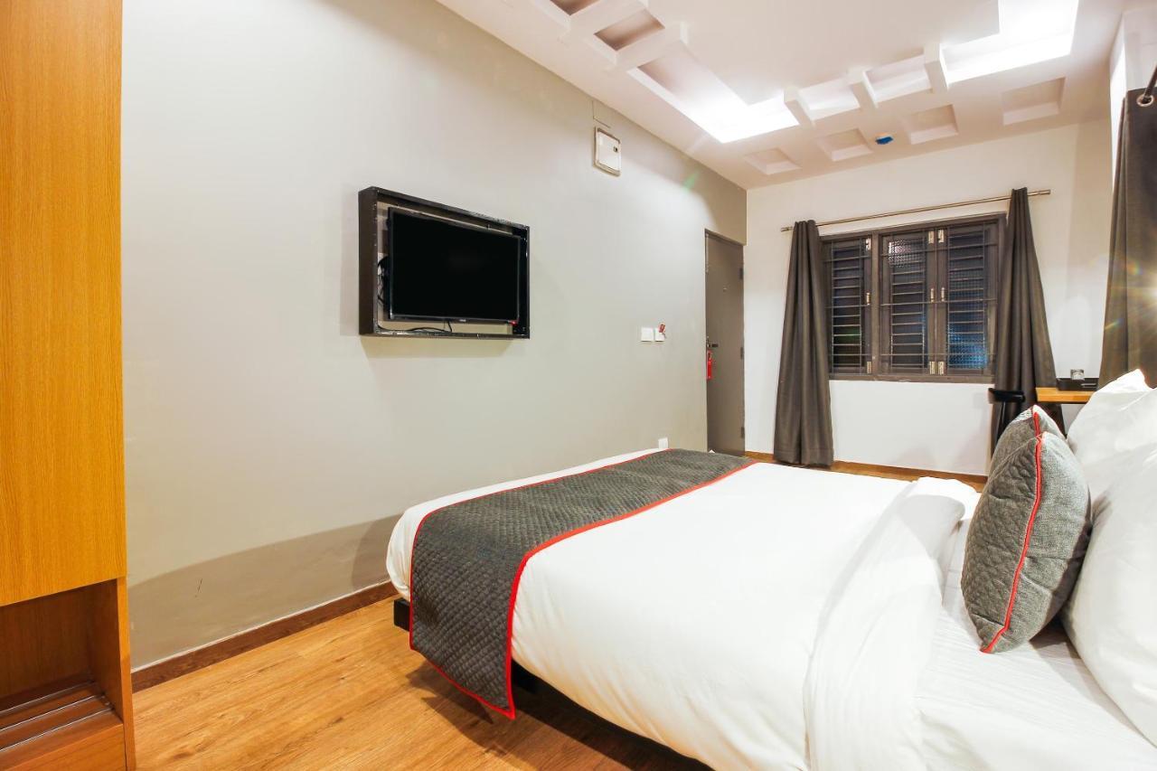 Super Townhouse Rcc Sunrise Hotel Hyderabad Exterior photo