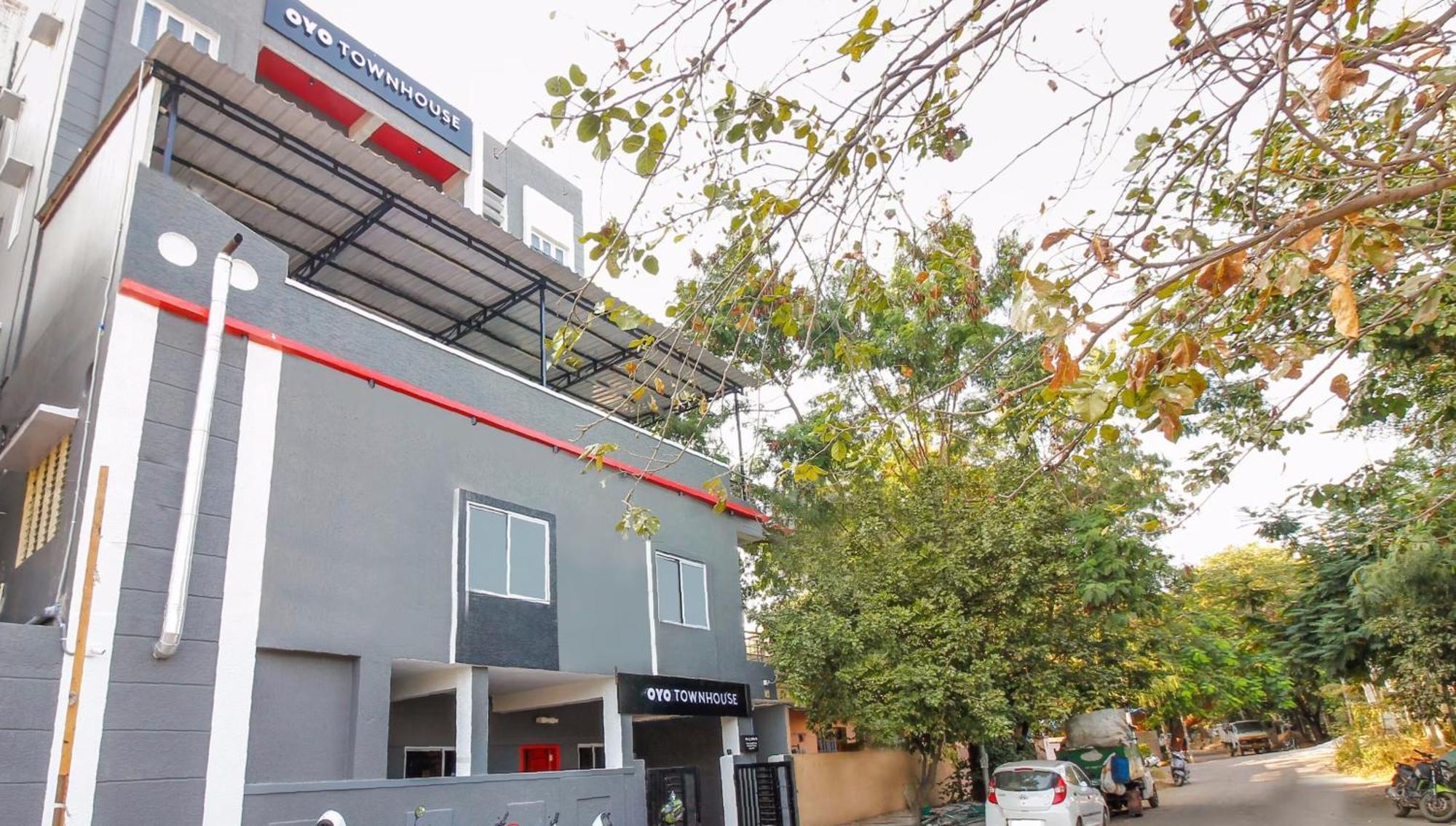 Super Townhouse Rcc Sunrise Hotel Hyderabad Exterior photo