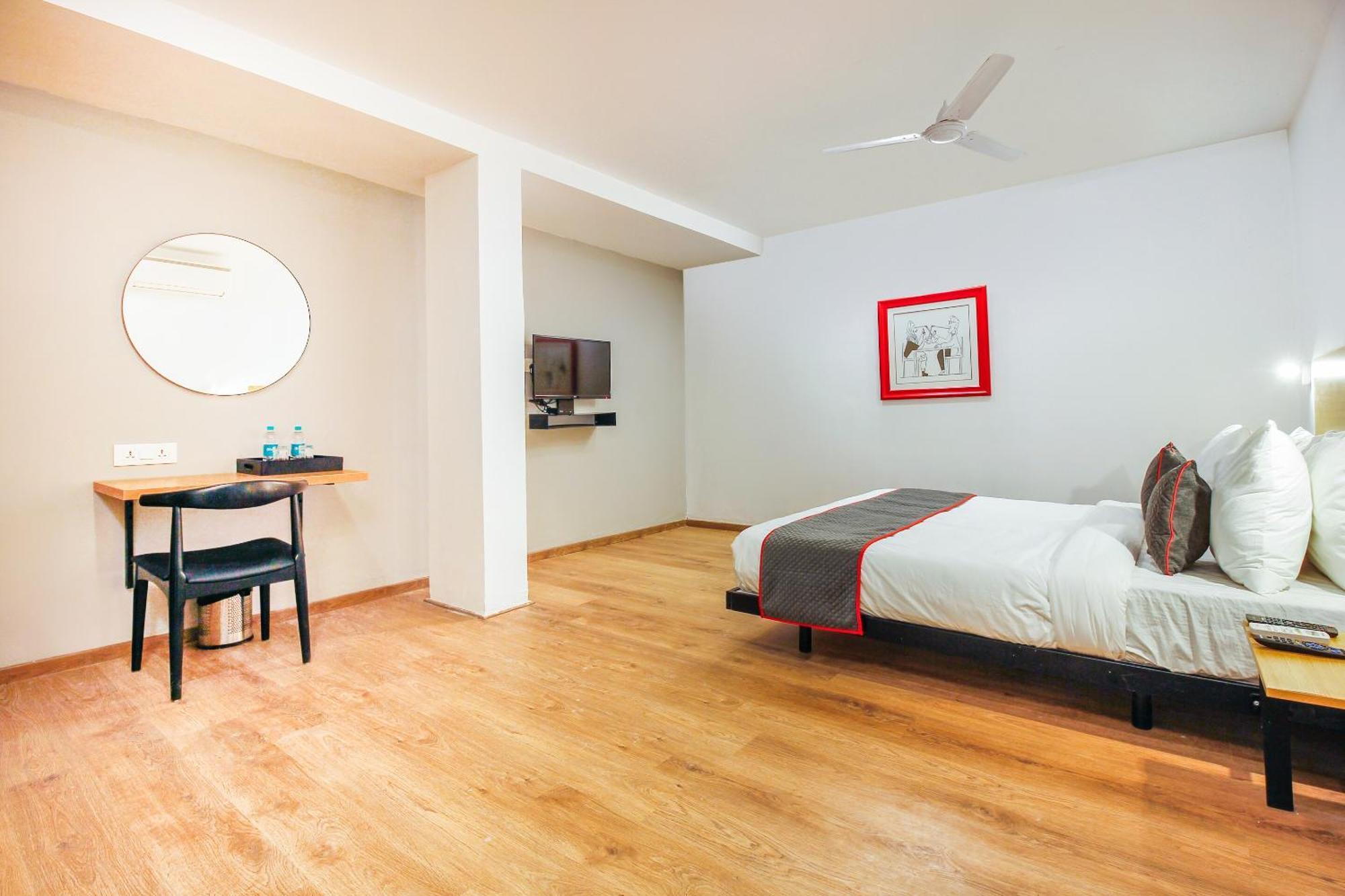 Super Townhouse Rcc Sunrise Hotel Hyderabad Exterior photo